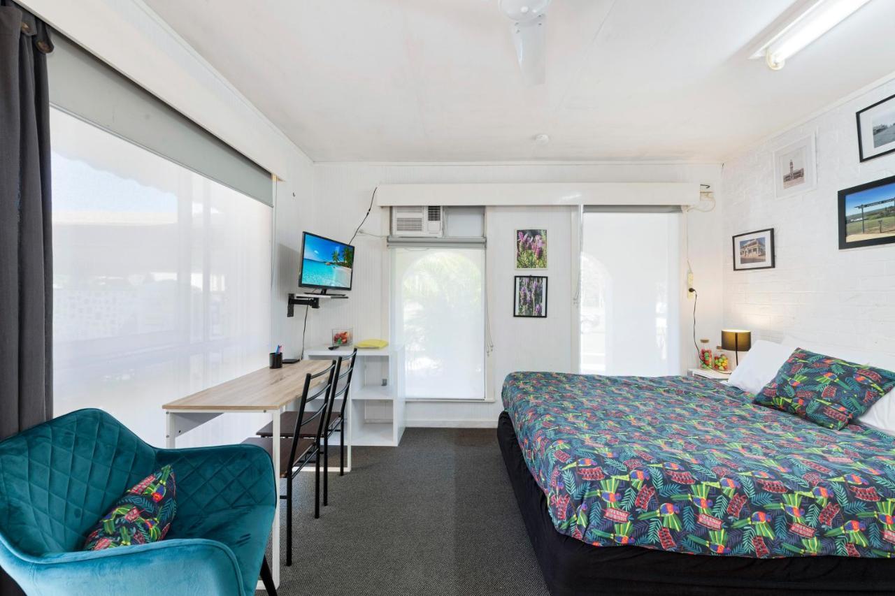 Bundaberg Coral Villa Motor Inn Екстериор снимка
