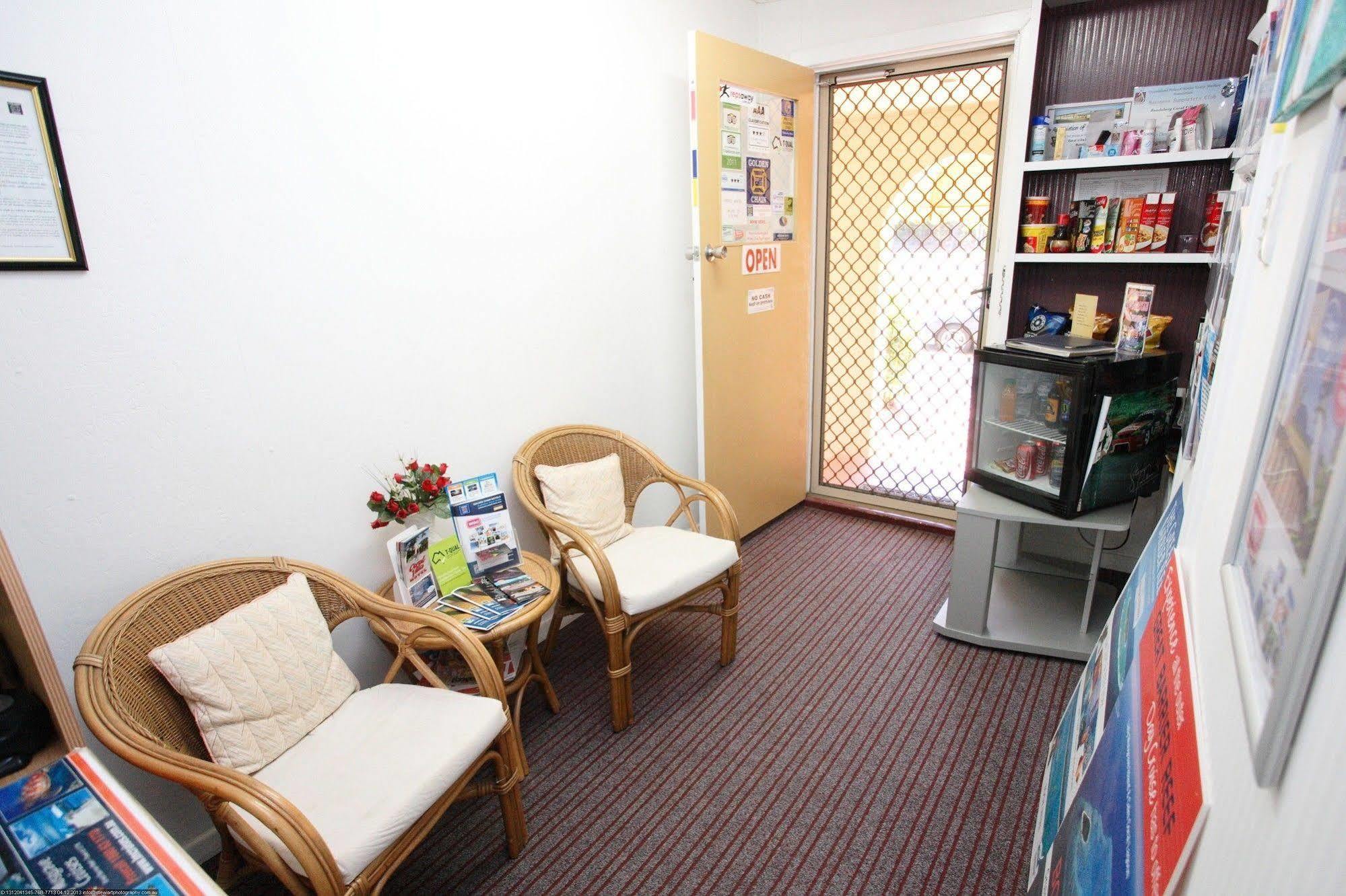 Bundaberg Coral Villa Motor Inn Екстериор снимка