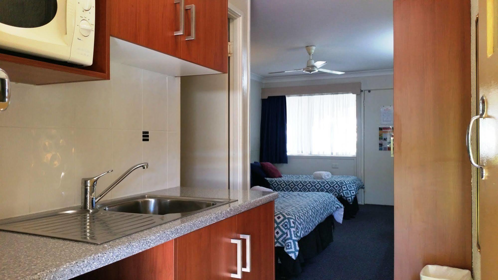 Bundaberg Coral Villa Motor Inn Екстериор снимка