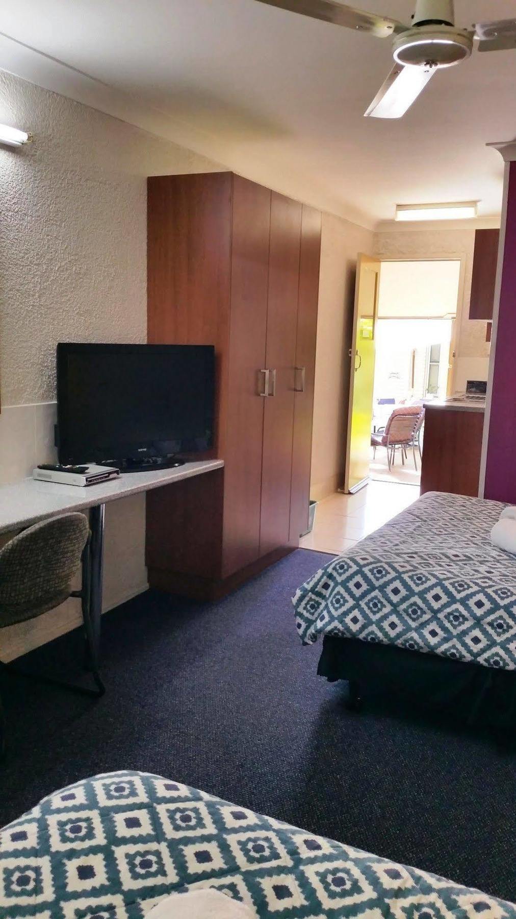 Bundaberg Coral Villa Motor Inn Екстериор снимка