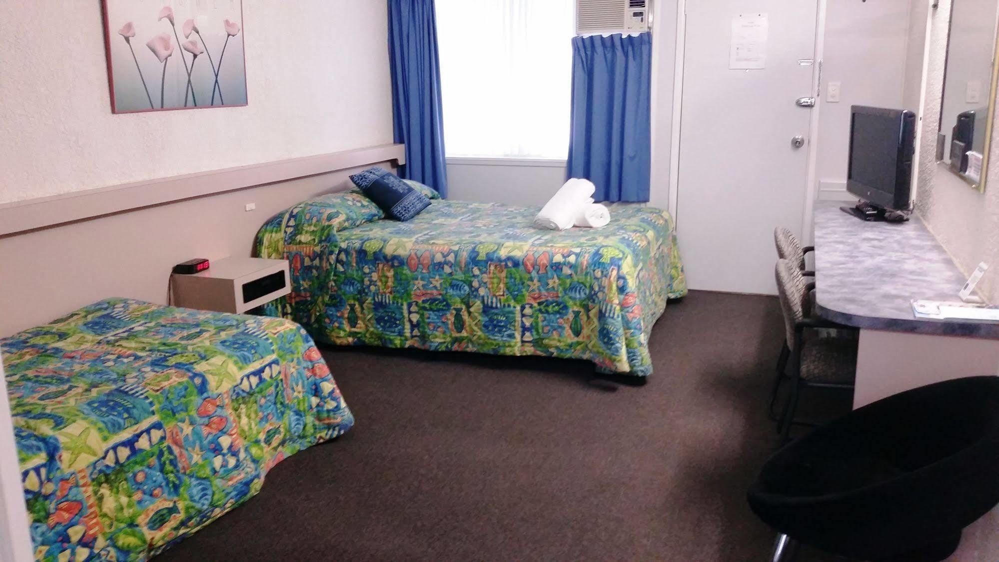 Bundaberg Coral Villa Motor Inn Екстериор снимка