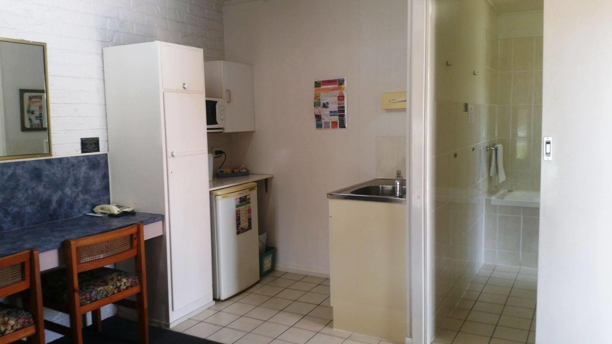 Bundaberg Coral Villa Motor Inn Екстериор снимка