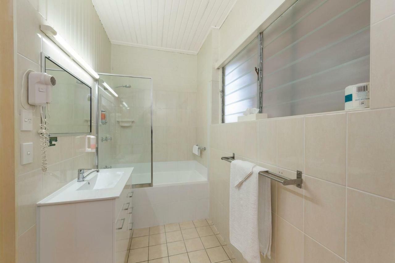 Bundaberg Coral Villa Motor Inn Екстериор снимка